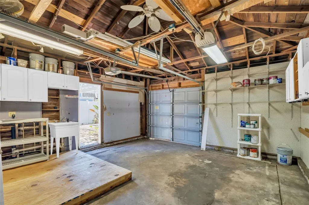304 21st Avenue N St Petersburg FL 33704
