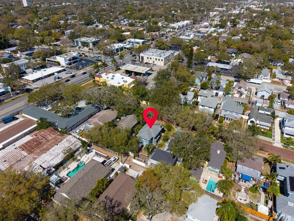 304 21st Avenue N St Petersburg FL 33704