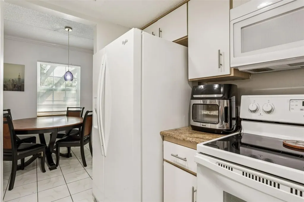 4718 Christa Court Tampa FL 33614