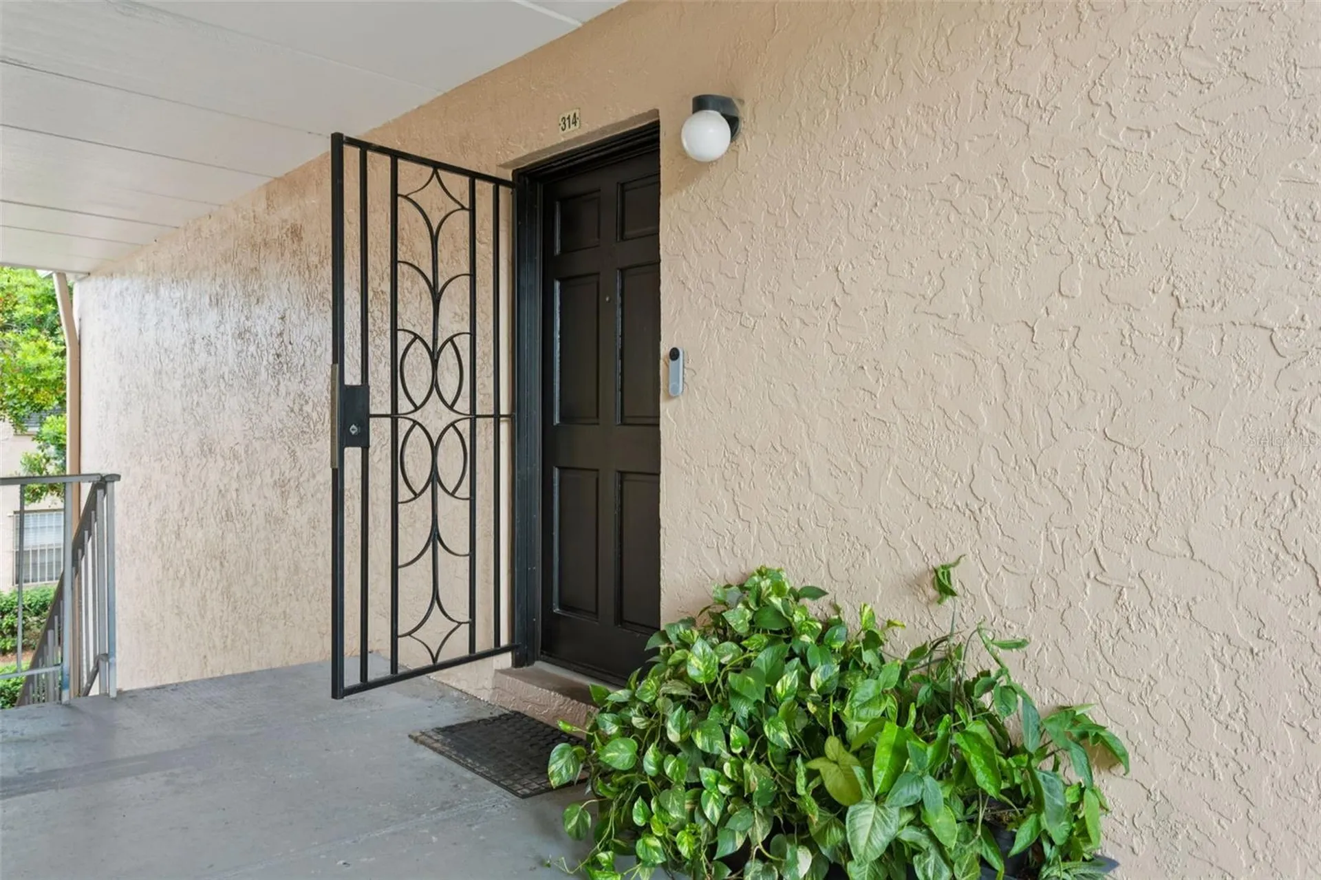 4718 Christa Court Tampa FL 33614