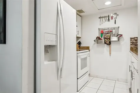 4718 Christa Court Tampa FL 33614
