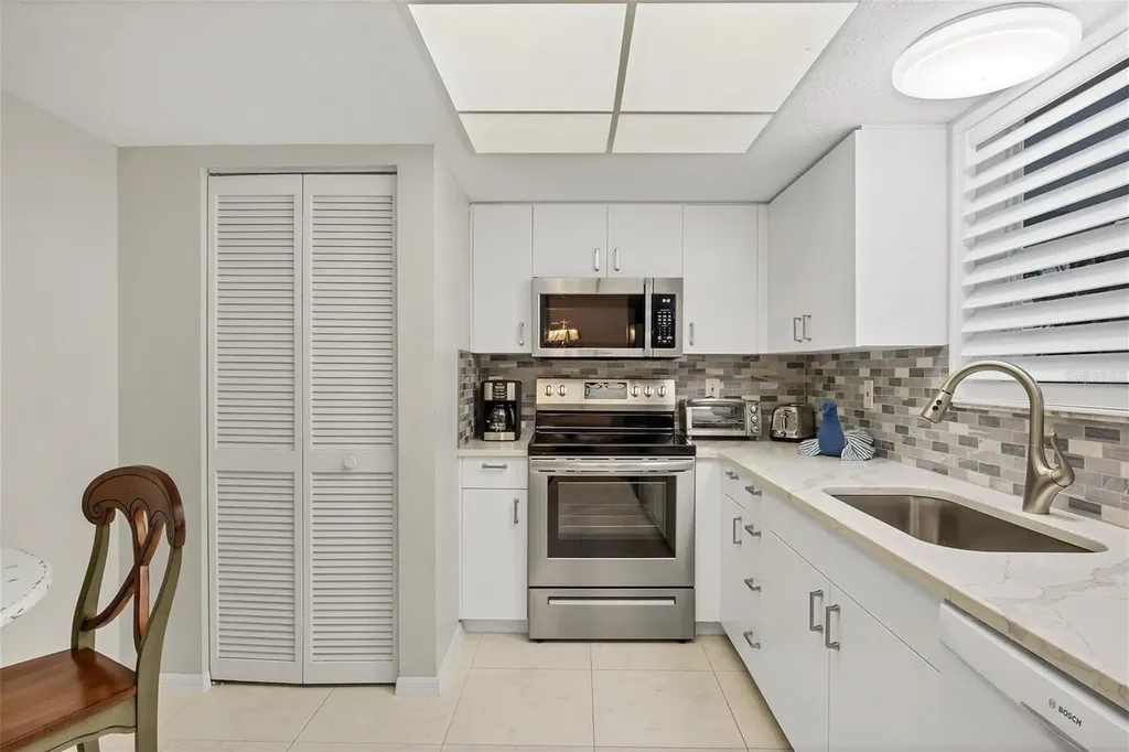 2380 N Beach Road Englewood FL 34223