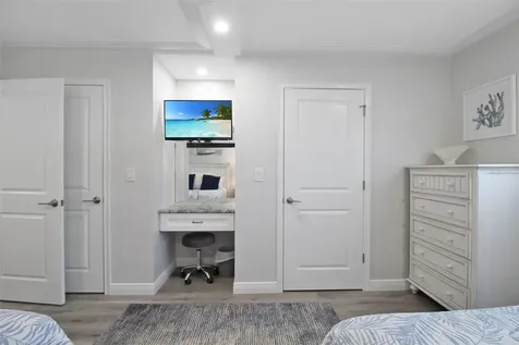 5780 Midnight Pass Road Sarasota FL 34242