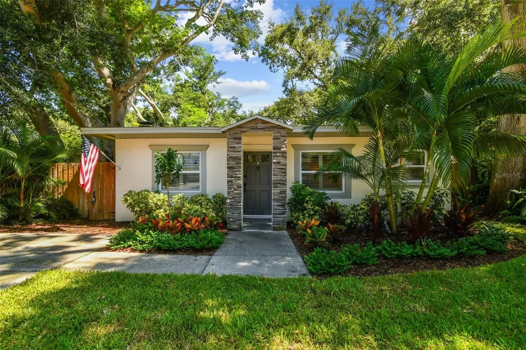 3215 W Villa Rosa Street Tampa FL 33611