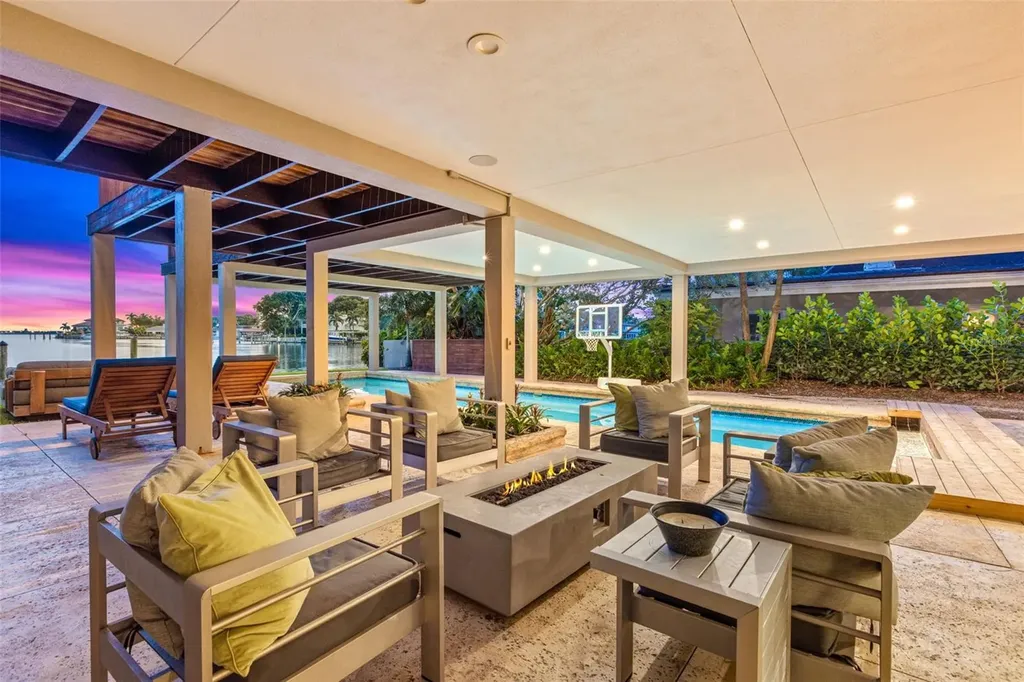 1365 Brightwaters Boulevard NE St Petersburg FL 33704