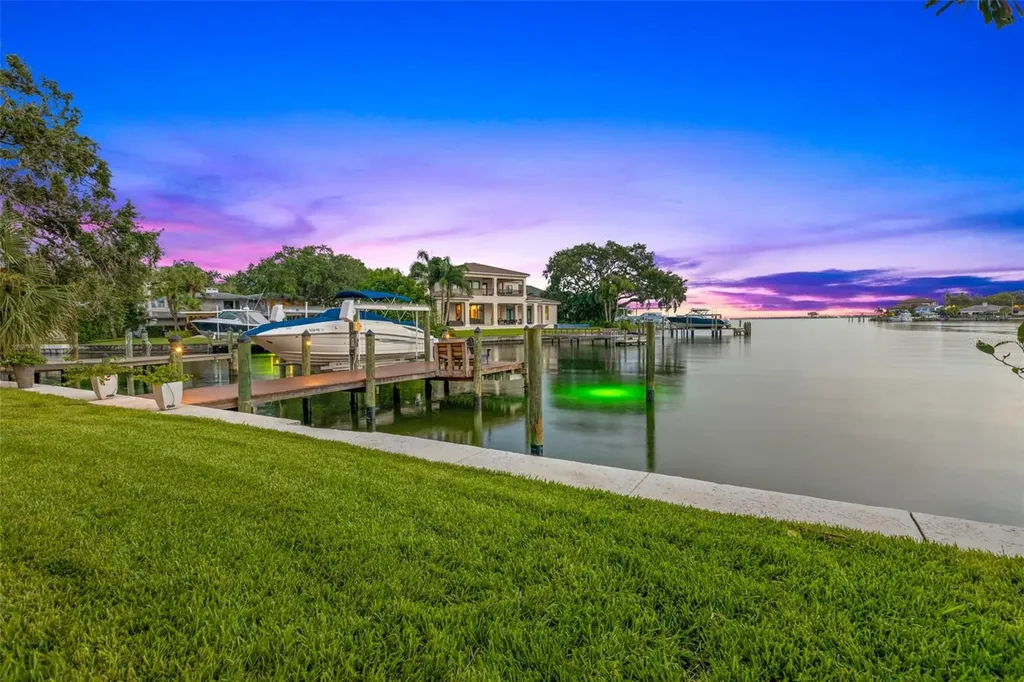 1365 Brightwaters Boulevard NE St Petersburg FL 33704