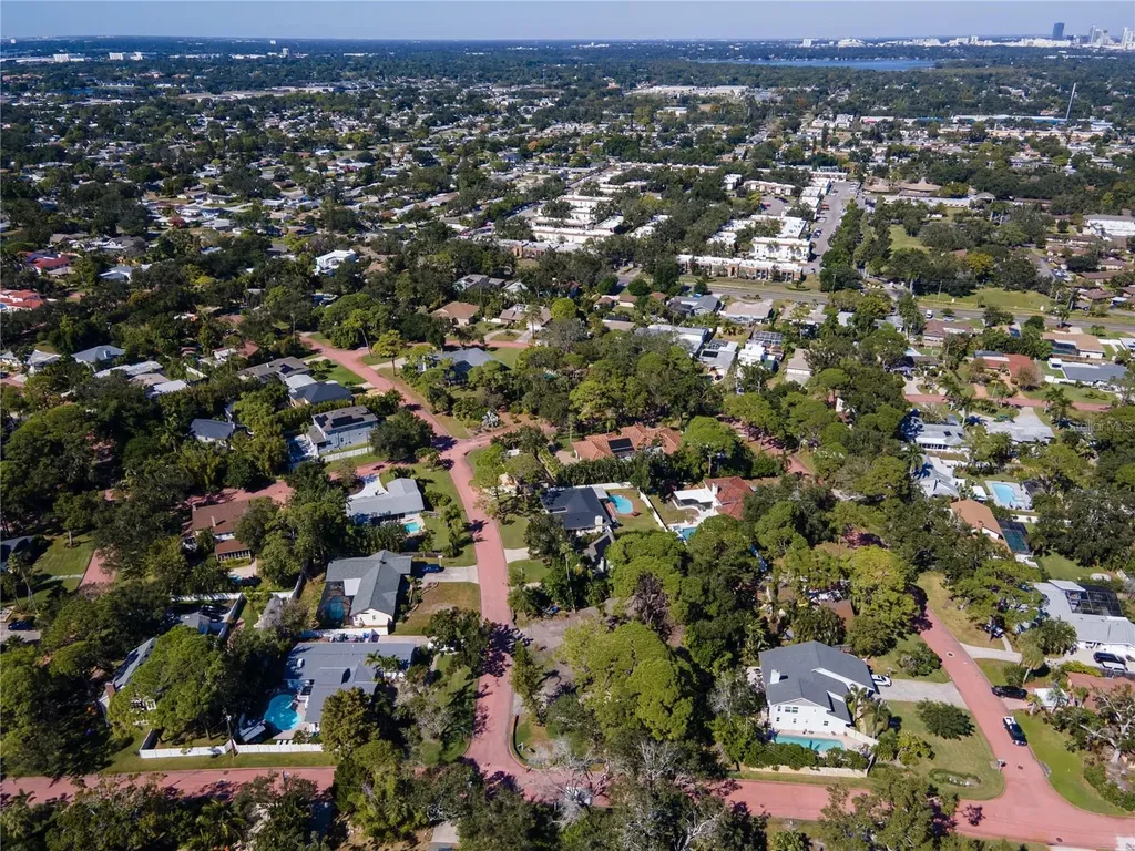 1125L Friendly Way S St Petersburg FL 33705