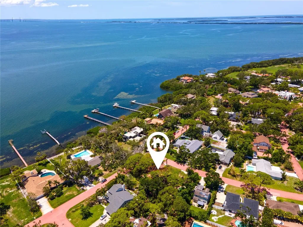 1125L Friendly Way S St Petersburg FL 33705