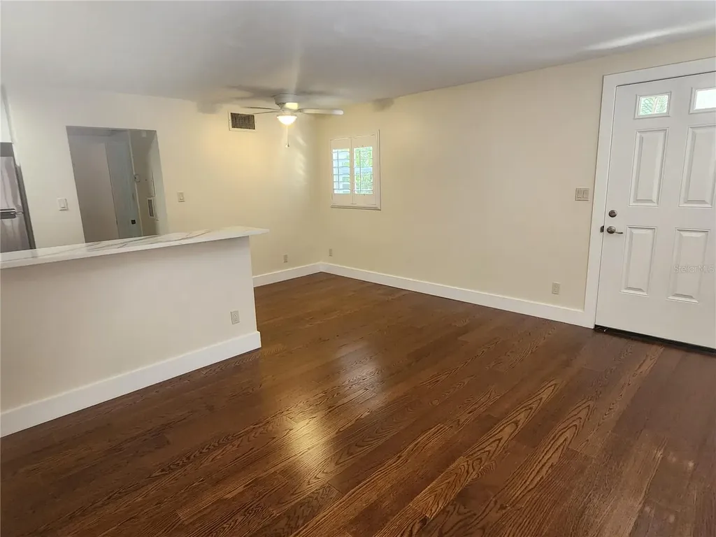 565 Golden Gate Point Sarasota FL 34236