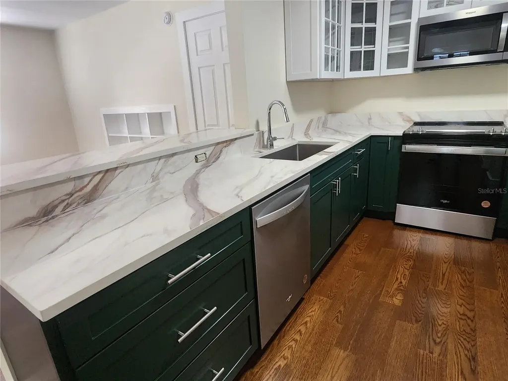565 Golden Gate Point Sarasota FL 34236