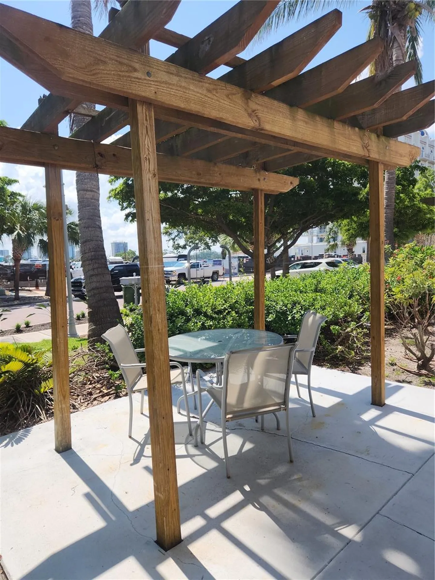565 Golden Gate Point Sarasota FL 34236