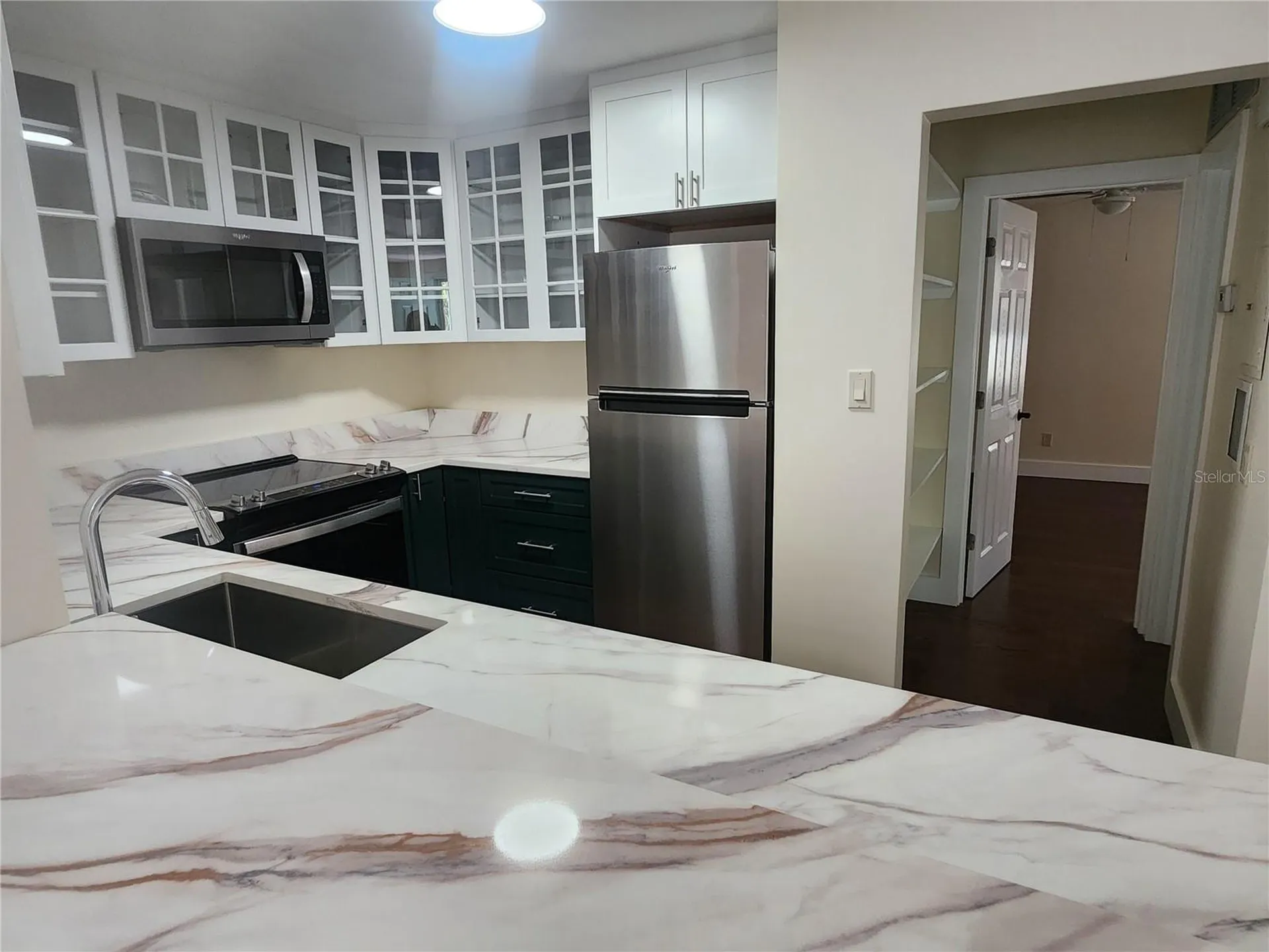 565 Golden Gate Point Sarasota FL 34236