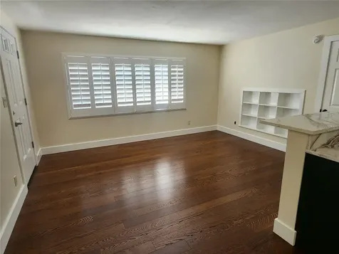 565 Golden Gate Point Sarasota FL 34236