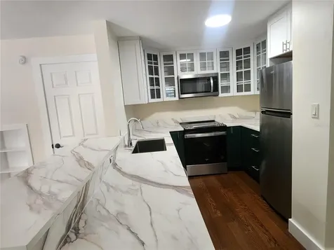 565 Golden Gate Point Sarasota FL 34236
