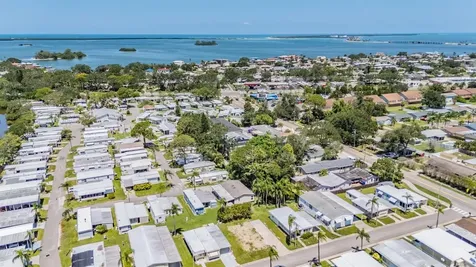 605 Michigan Boulevard Dunedin FL 34698