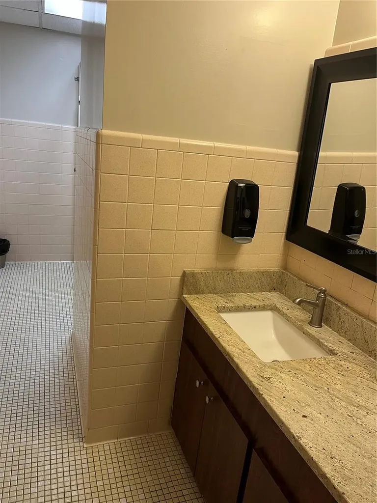 204 W University Avenue Gainesville FL 32601