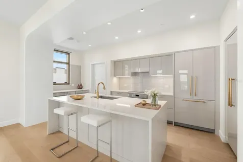 126 4th Avenue NE St Petersburg FL 33701