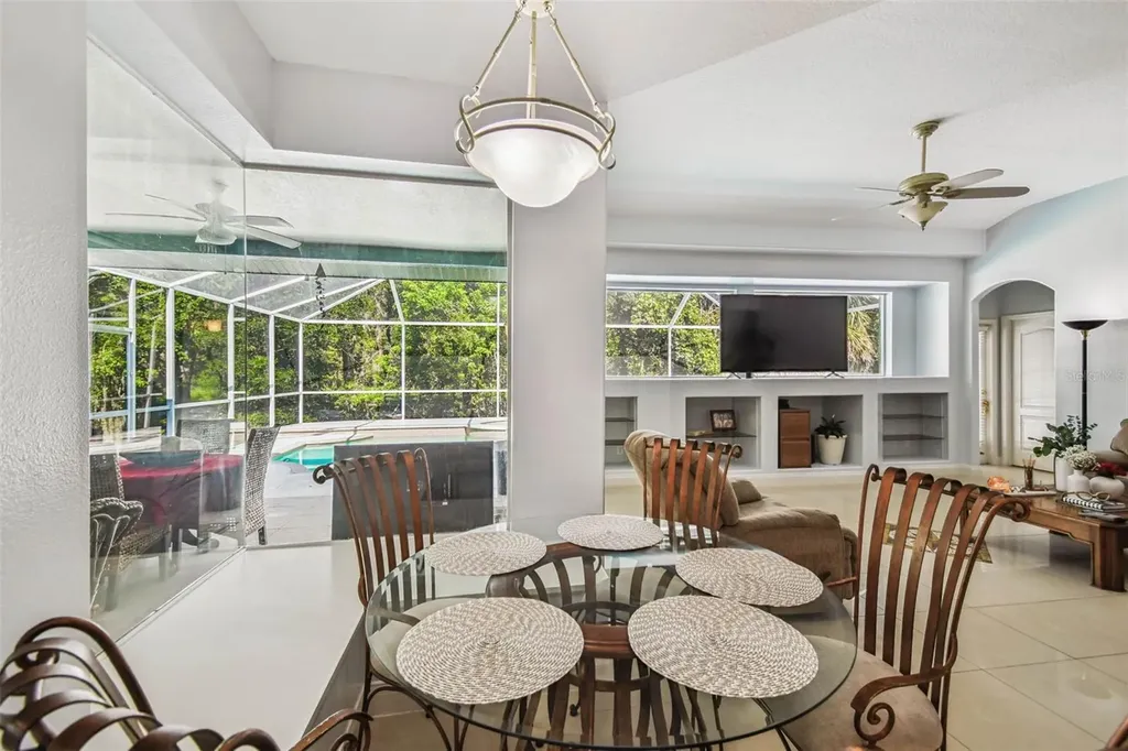 10526 Greencrest Drive Tampa FL 33626