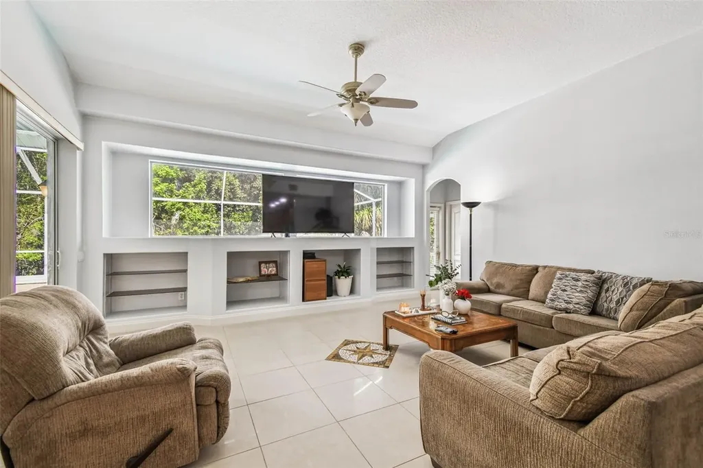 10526 Greencrest Drive Tampa FL 33626