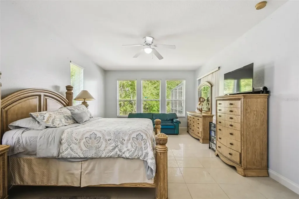 10526 Greencrest Drive Tampa FL 33626