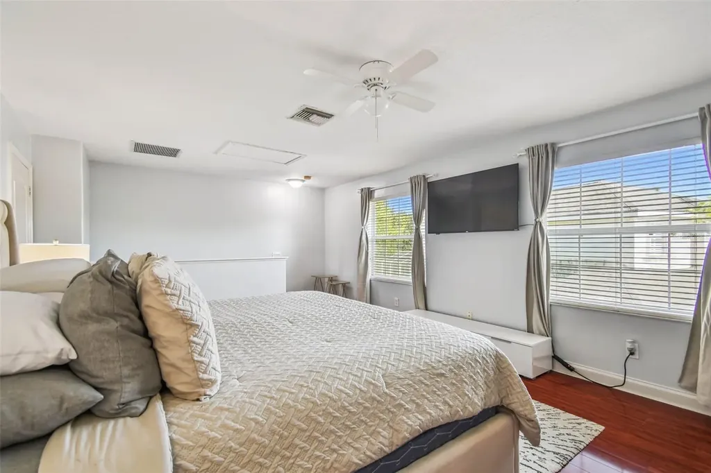 10526 Greencrest Drive Tampa FL 33626