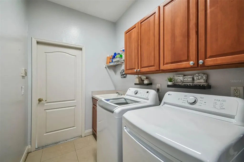 10526 Greencrest Drive Tampa FL 33626