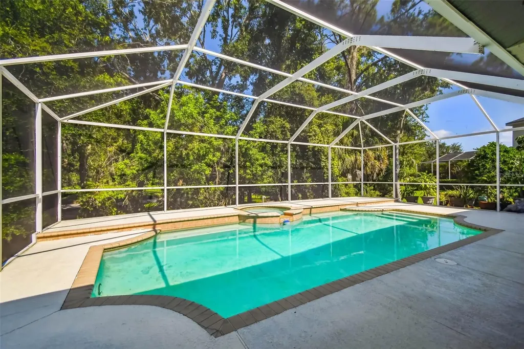 10526 Greencrest Drive Tampa FL 33626