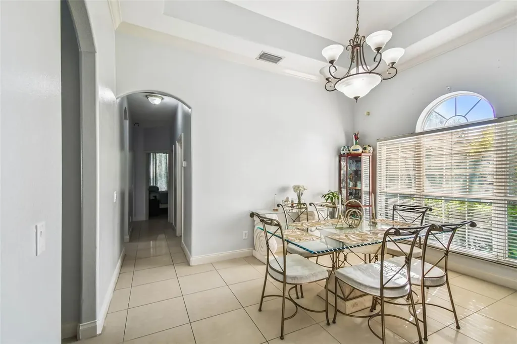 10526 Greencrest Drive Tampa FL 33626
