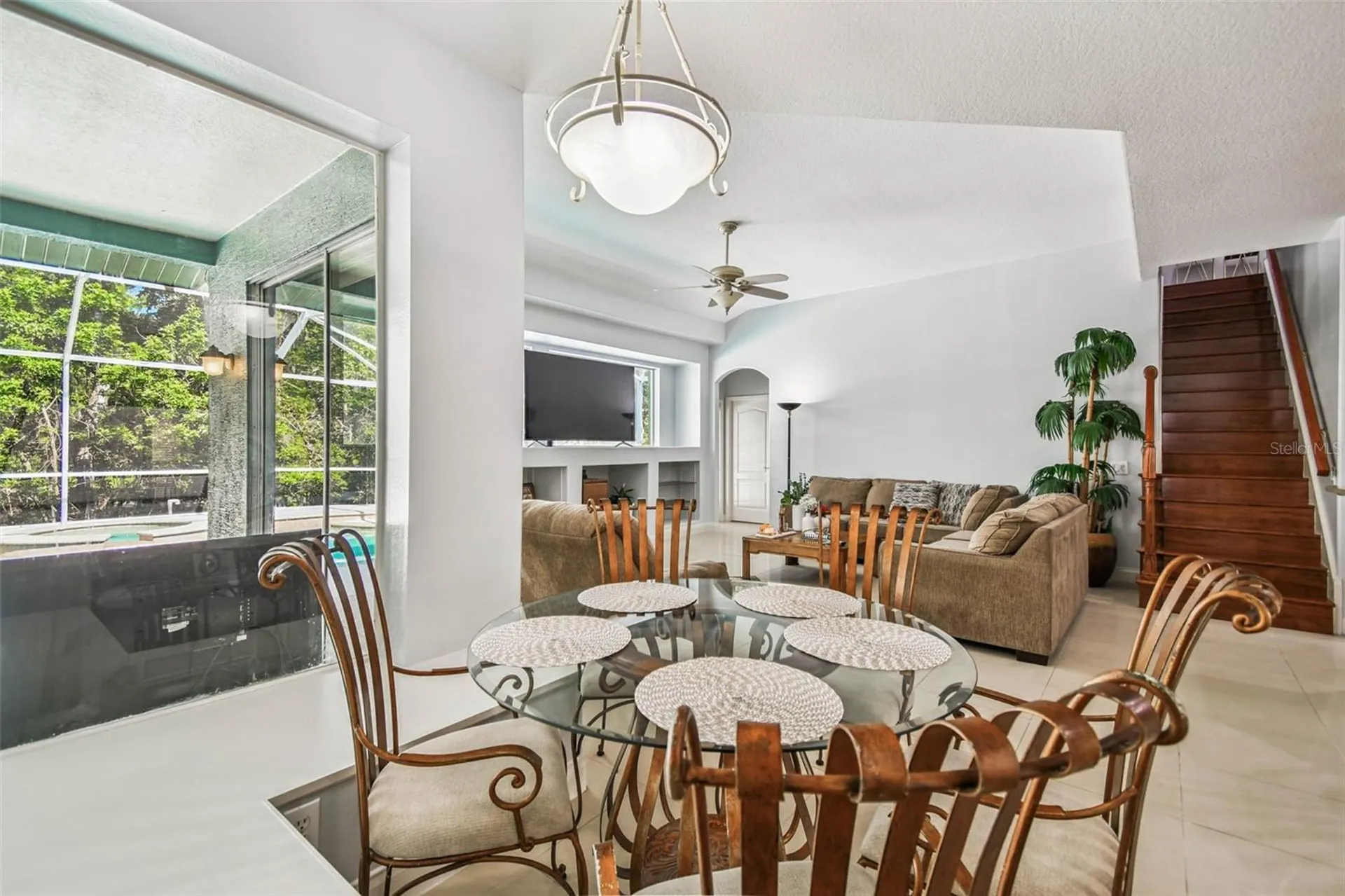 10526 Greencrest Drive Tampa FL 33626