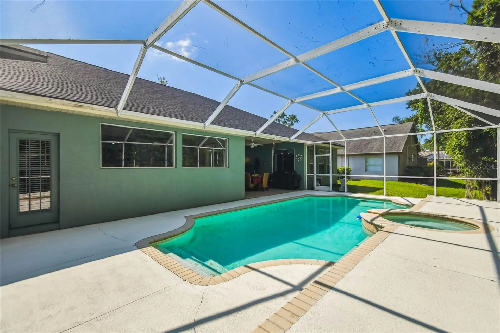 10526 Greencrest Drive Tampa FL 33626