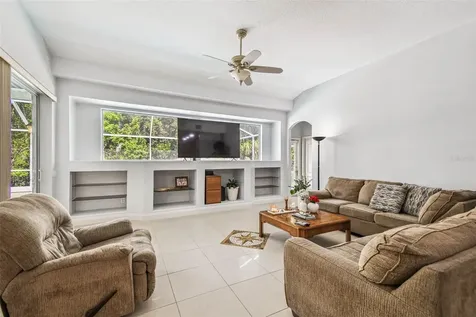 10526 Greencrest Drive Tampa FL 33626