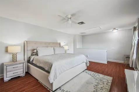10526 Greencrest Drive Tampa FL 33626
