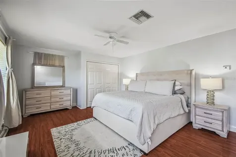 10526 Greencrest Drive Tampa FL 33626