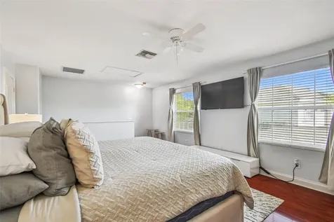 10526 Greencrest Drive Tampa FL 33626