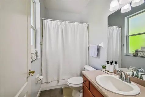 10526 Greencrest Drive Tampa FL 33626