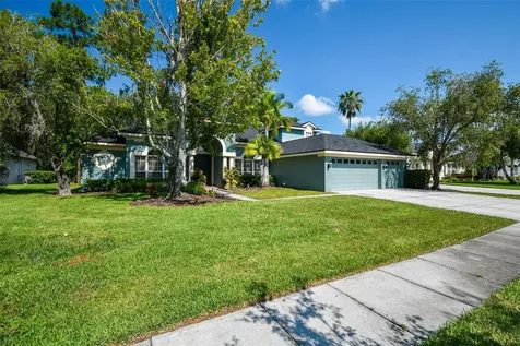 10526 Greencrest Drive Tampa FL 33626