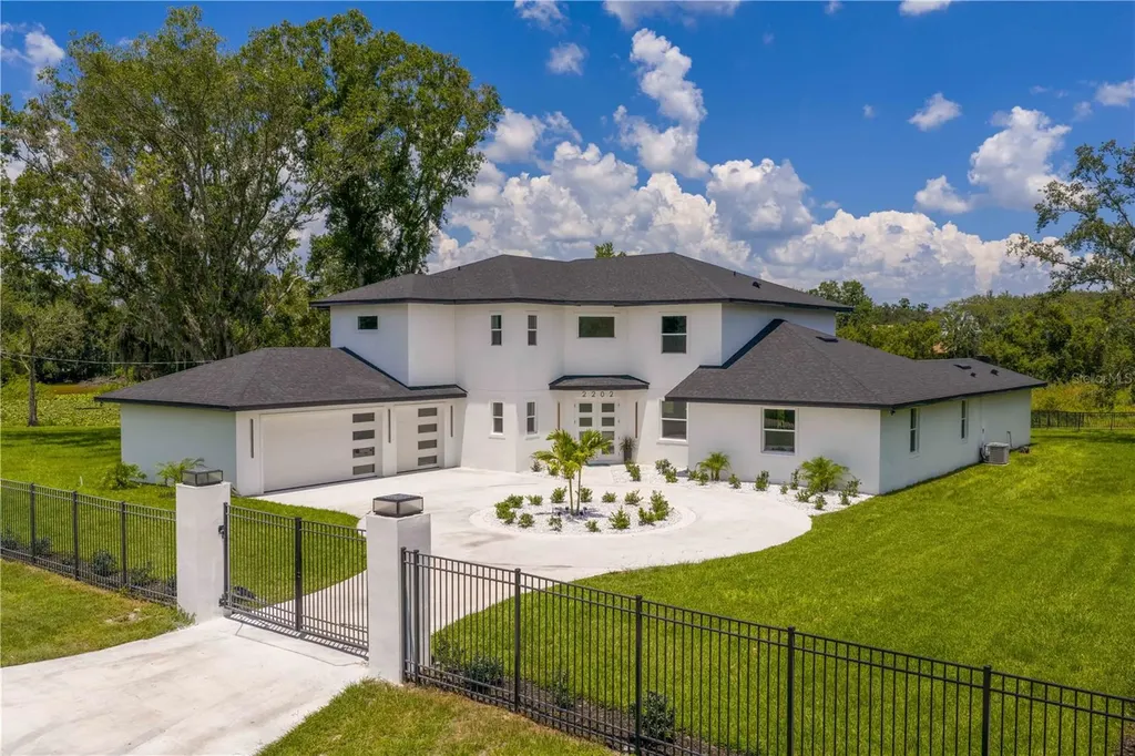 2202 Newberger Road Lutz FL 33549