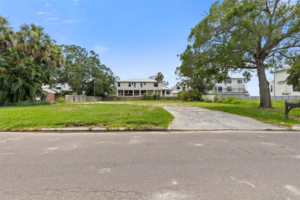 5028 W Longfellow Avenue Tampa FL 33629