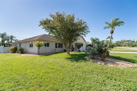 1047 Montana Avenue Englewood FL 34223