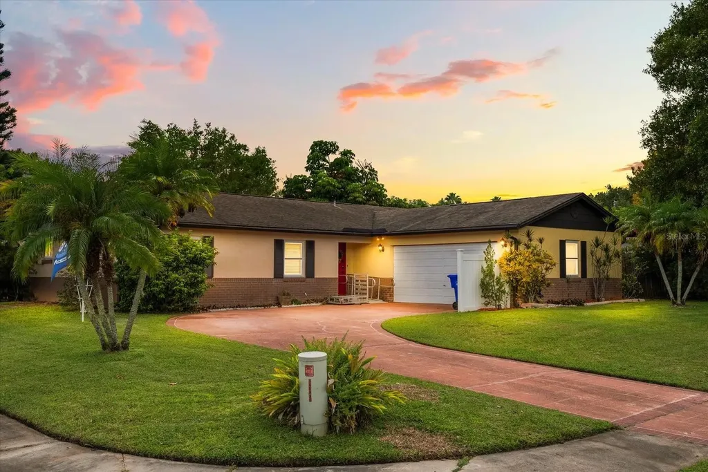 1348 Meadowbrook Street Kissimmee FL 34744