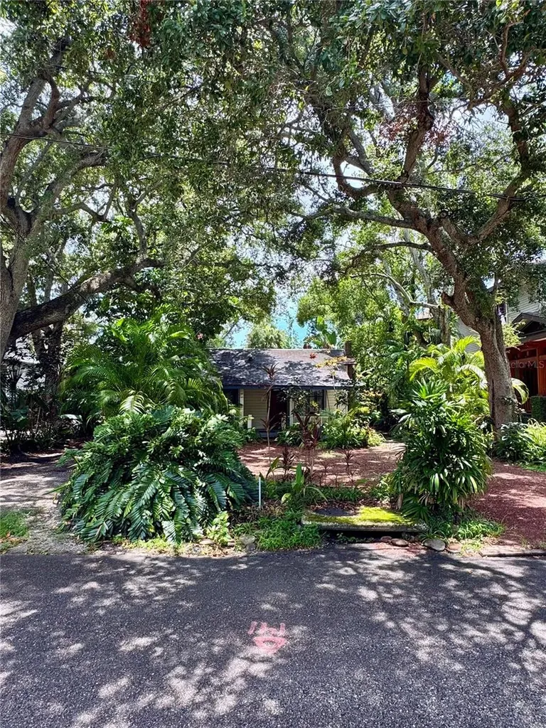 3110 W Wallcraft Avenue Tampa FL 33611