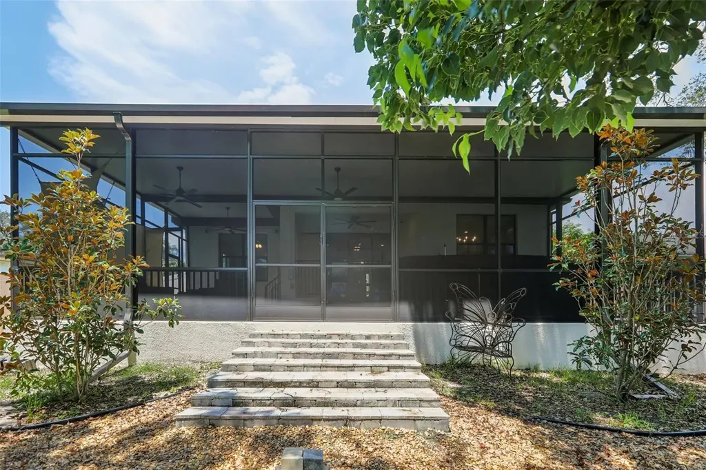 1112 E Boyer Street Tarpon Springs FL 34689