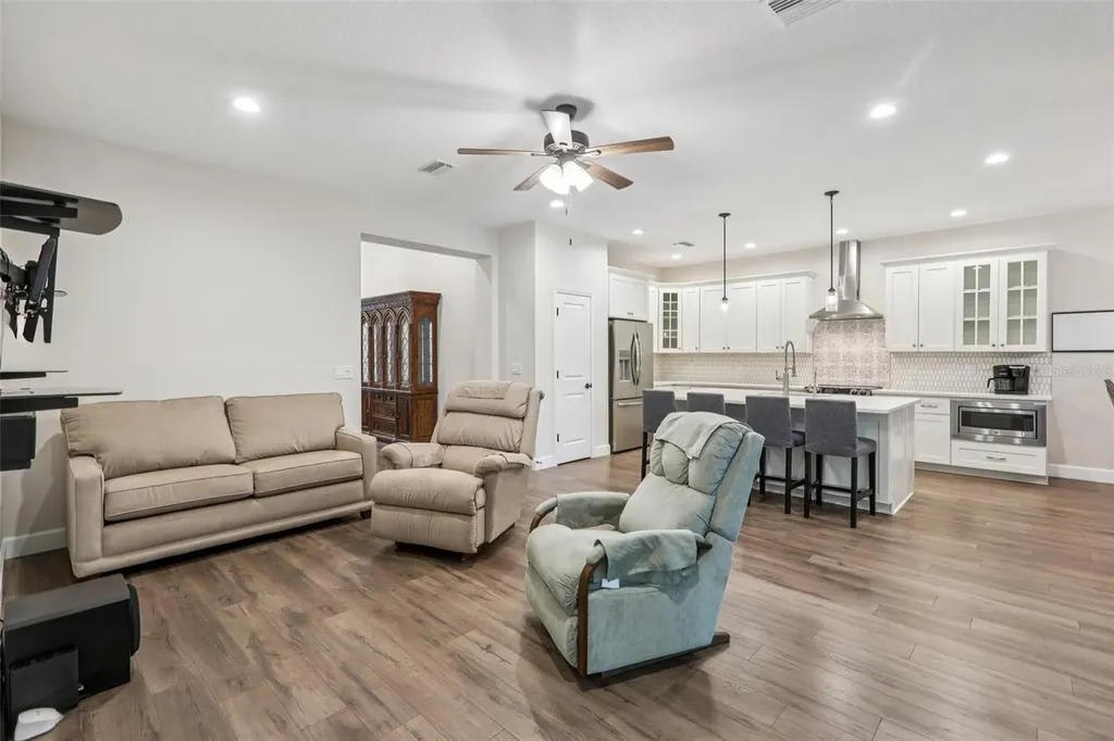 1112 E Boyer Street Tarpon Springs FL 34689