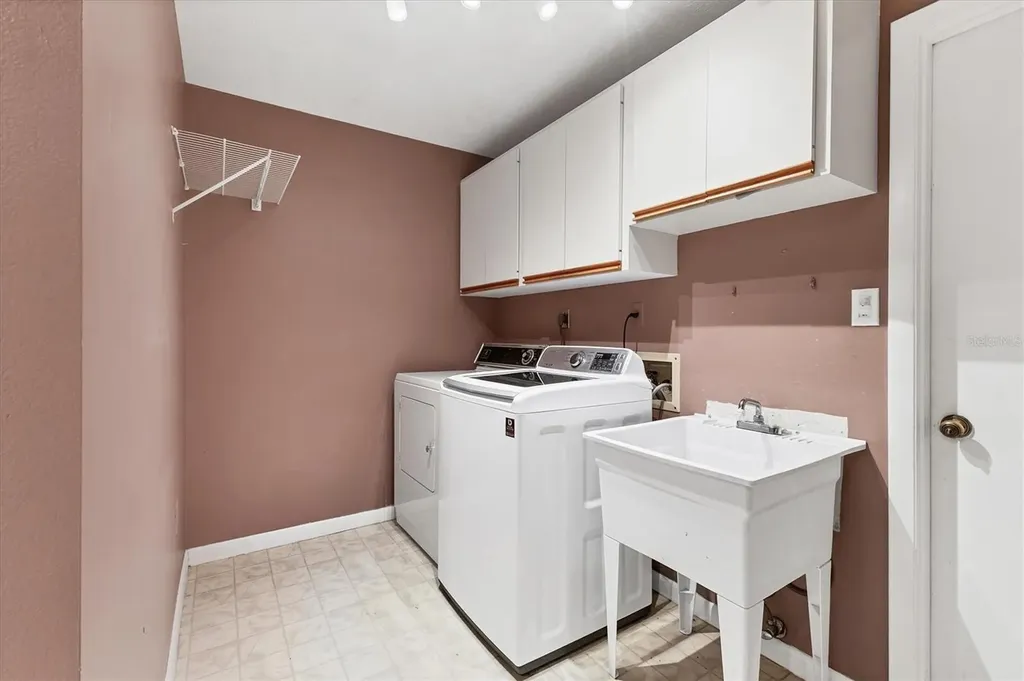 5037 Willow Leaf Way Sarasota FL 34241