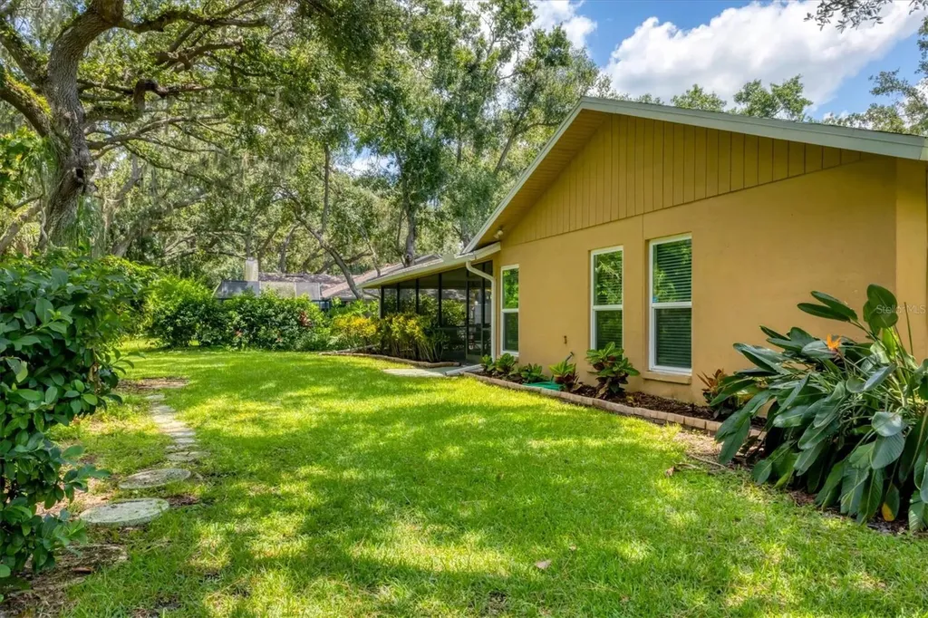 5037 Willow Leaf Way Sarasota FL 34241