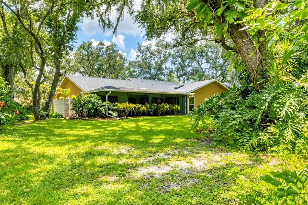 5037 Willow Leaf Way Sarasota FL 34241