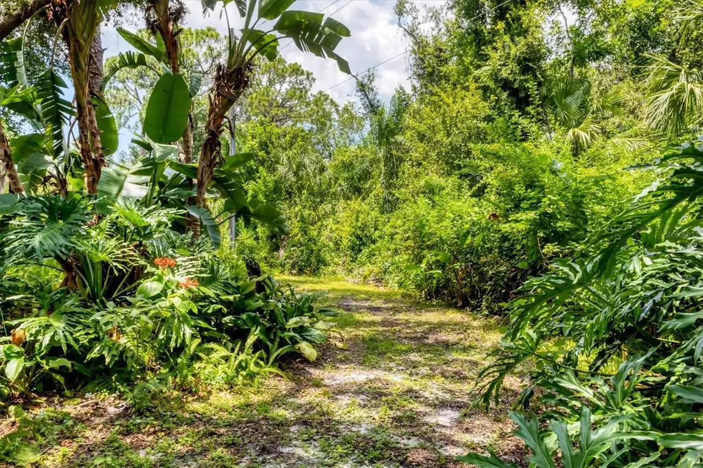 5037 Willow Leaf Way Sarasota FL 34241