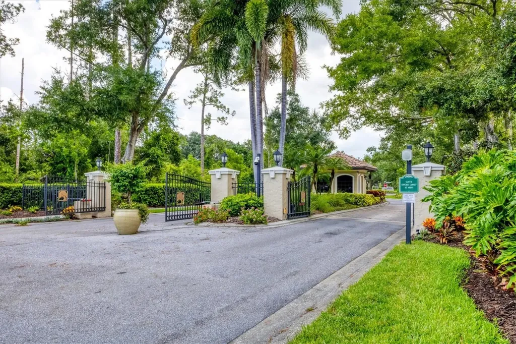 5037 Willow Leaf Way Sarasota FL 34241