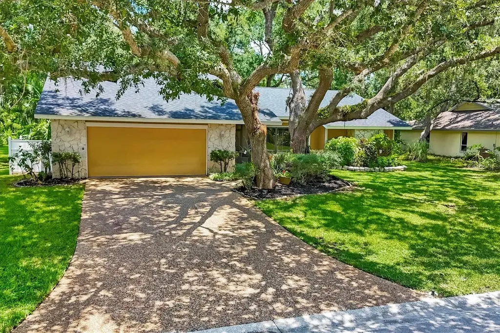 5037 Willow Leaf Way Sarasota FL 34241