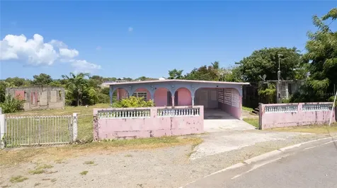 151 Los Caobos Vieques PR 00765